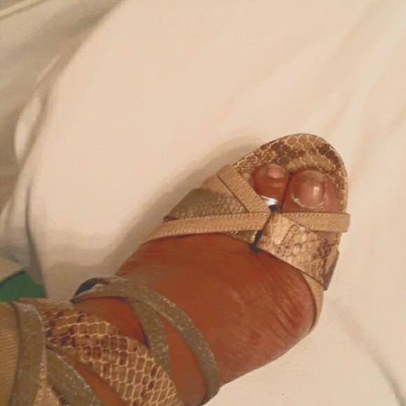 Shoe - Picture 2 of 6